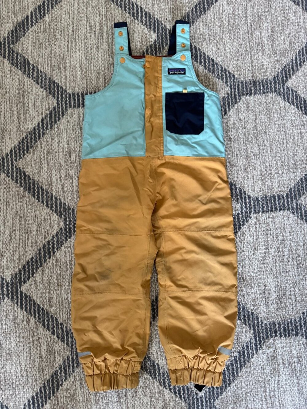 Patagonia used snow pile bibs 3t